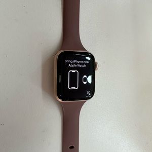 Apple Watch SE 40mm with extra bands